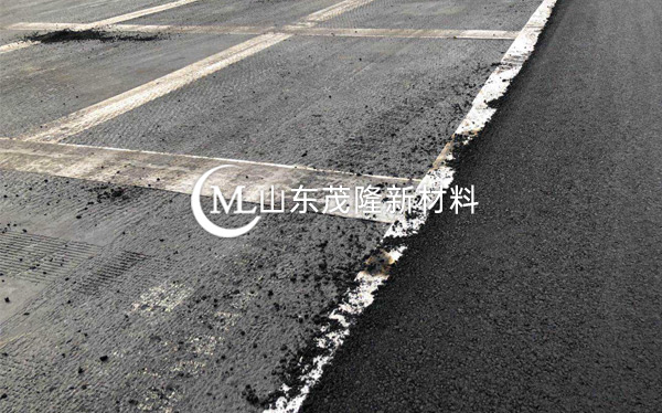 《綿陽科技城項(xiàng)目》土工格柵、防裂貼施工