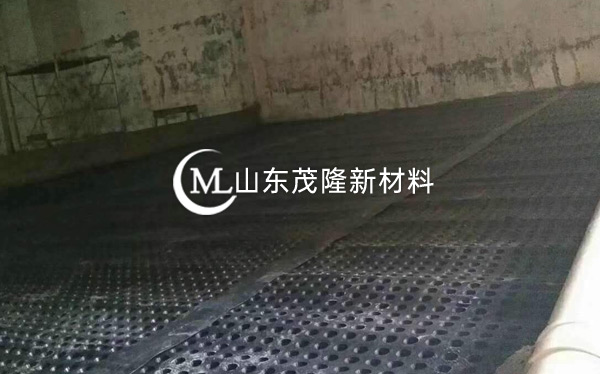 《青島地鐵1號(hào)線停車場(chǎng)》土工布、排水板施工