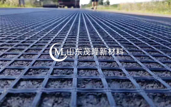 《濟青高速改擴建》玻纖鋼塑格柵、抗裂貼施工