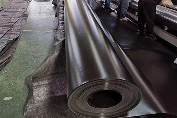HDPE土工膜為什么在市政工程中應(yīng)用較多但在廢水處理工程中較少呢？