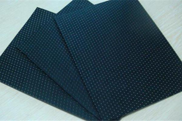 糙面土工膜與光面土工膜性能對(duì)比