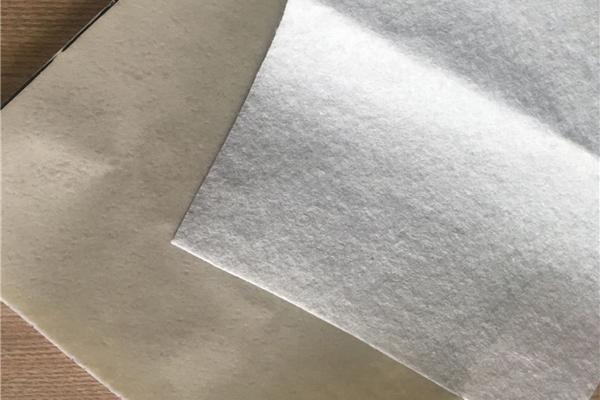 復(fù)合土工膜的防滲鋪蓋厚度